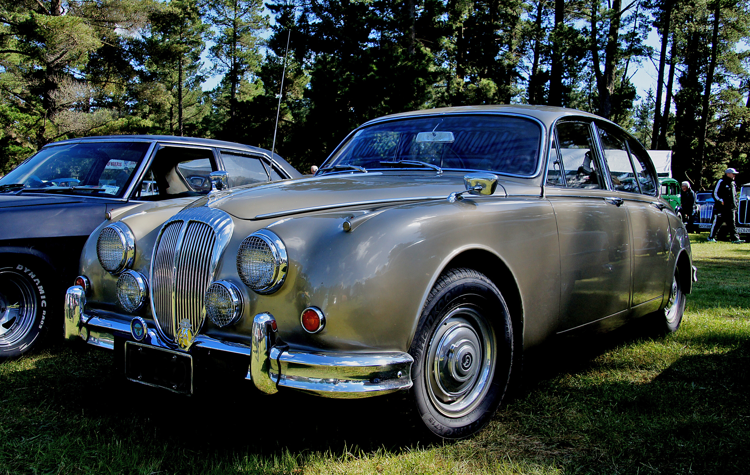 File:1967 Daimler 2.5. (10323717193).jpg